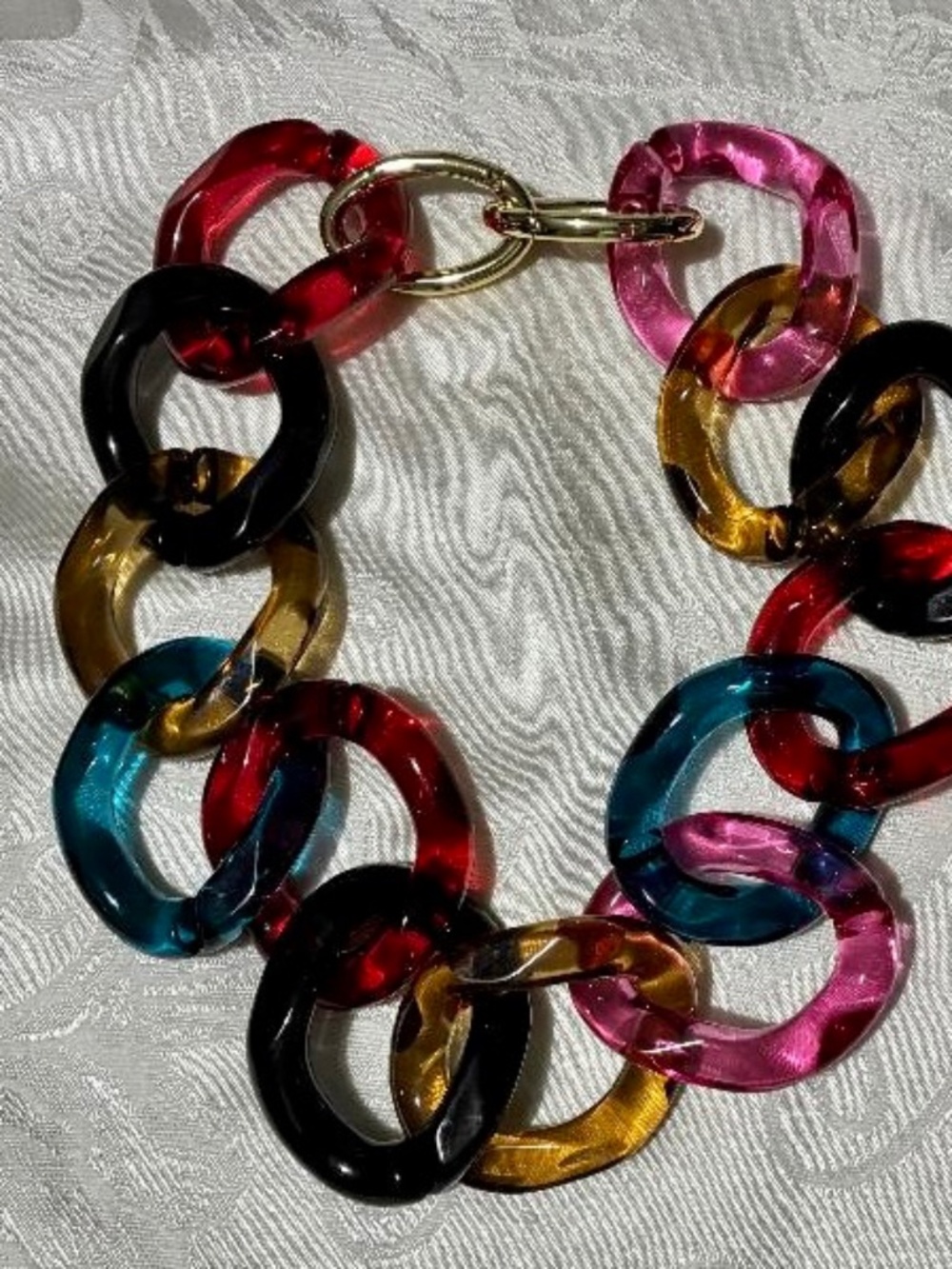Fantastic STATEMENT necklace, chunky/large plastic rings in bold colors